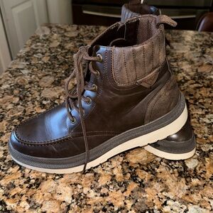 Guess Mens Boots size 9